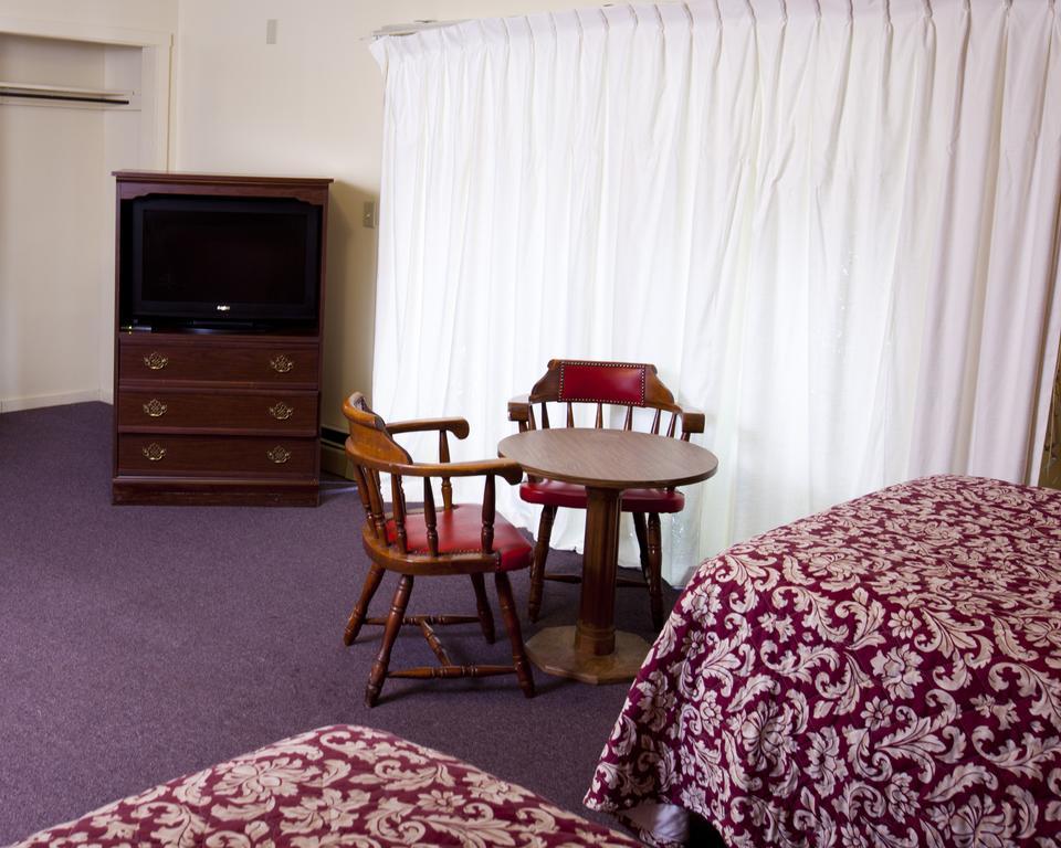 Charlie'S Motel Frostburg Eksteriør billede